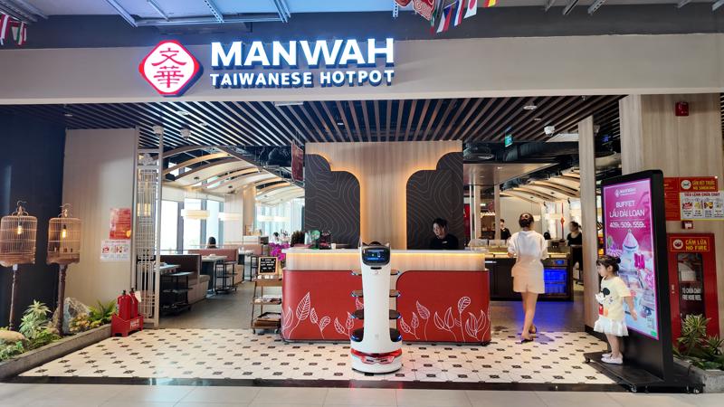 Dòng robot chạy bàn thông minh do Roboworld phân phối, sẵn sàng tối ưu quy trình phục vụ cho nhà hàng.