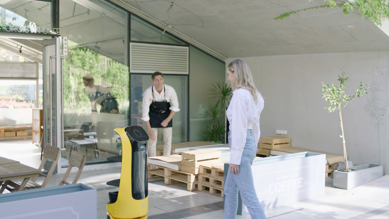 Ứng dụng thực tế của robot giao hàng Kettybot Pro trong các ngành nghề