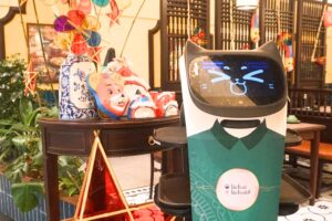“Chú Cuội” BellaBot Pro từ nhà Roboworld phục vụ tại nhà hàng Lách Ca Lách Cách cơ sở LotteMall Tây Hồ