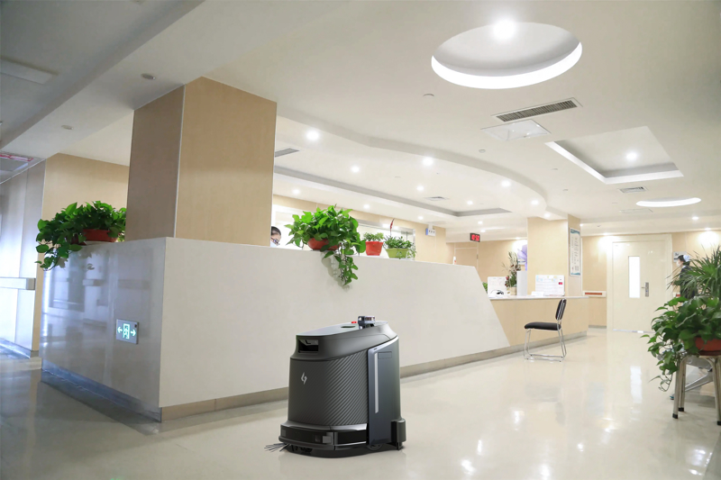 Gausium Phantas vệ sinh phòng khám và thẩm mỹ viện đạt chuẩn