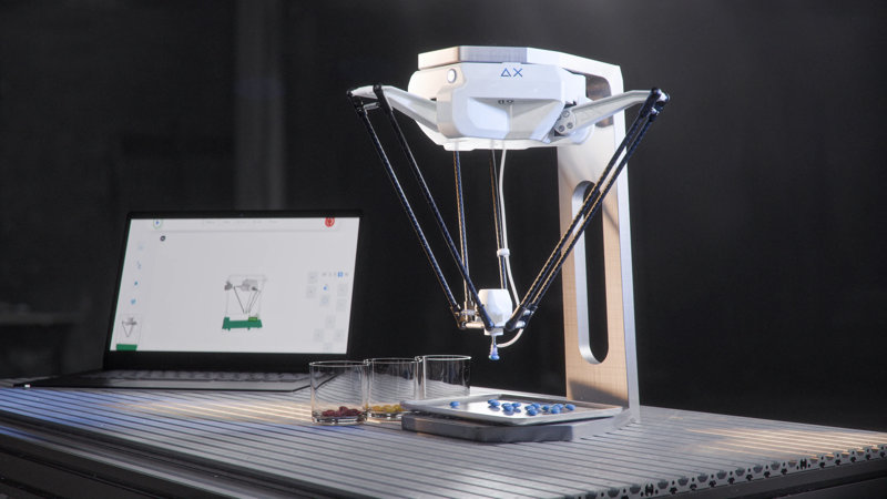 Robot Delta tốc độ cao thực hiện thao tác gắp - đặt liên tục