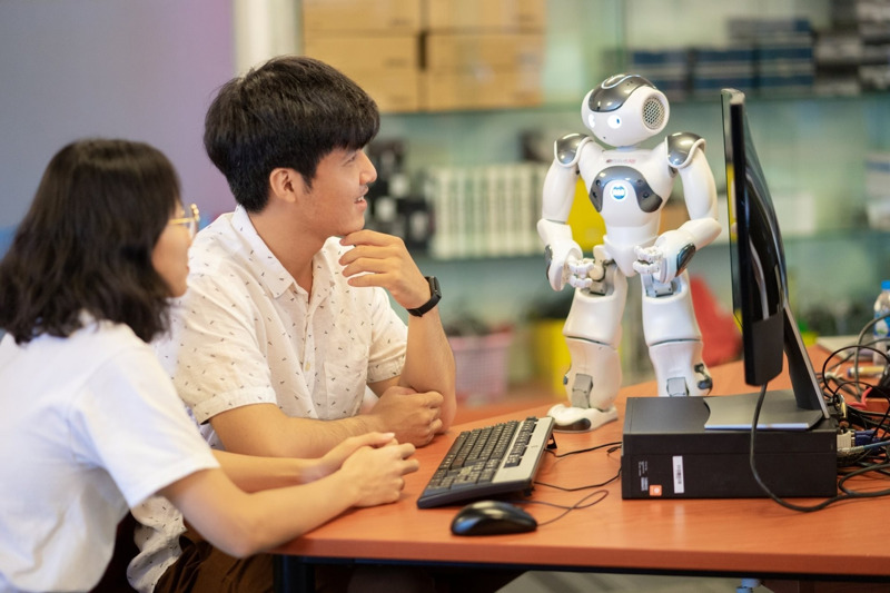 Robot giáo dục giúp bài học trở nên trực quan hơn, khơi gợi hứng thú học tập và tư duy công nghệ