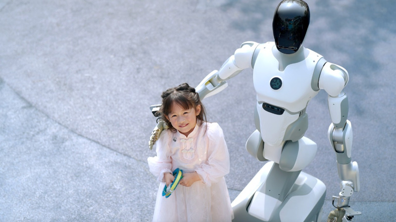 Robot hỗ trợ giám sát và tương tác cơ bản, giúp phụ huynh quản lý sinh hoạt của trẻ trong những thời điểm bận rộn