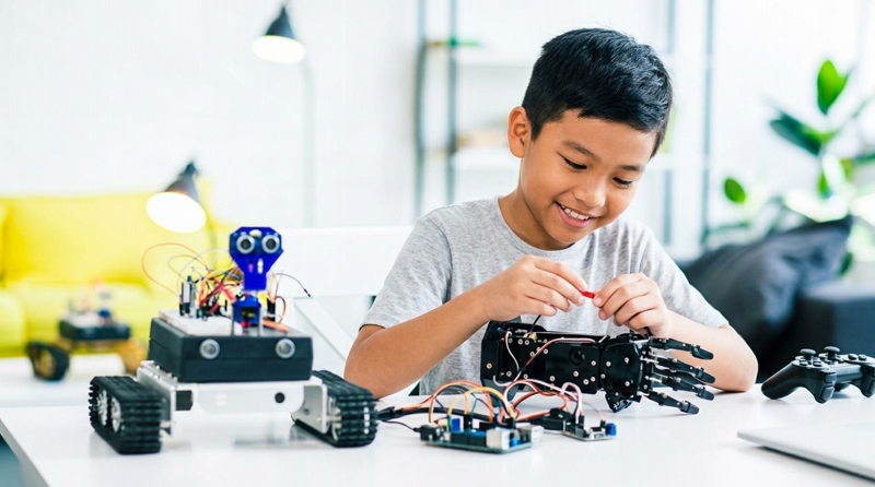 Robot giúp học sinh tiếp cận sớm với công nghệ AI, lập trình và STEM, tạo nền tảng cho nghề nghiệp tương lai