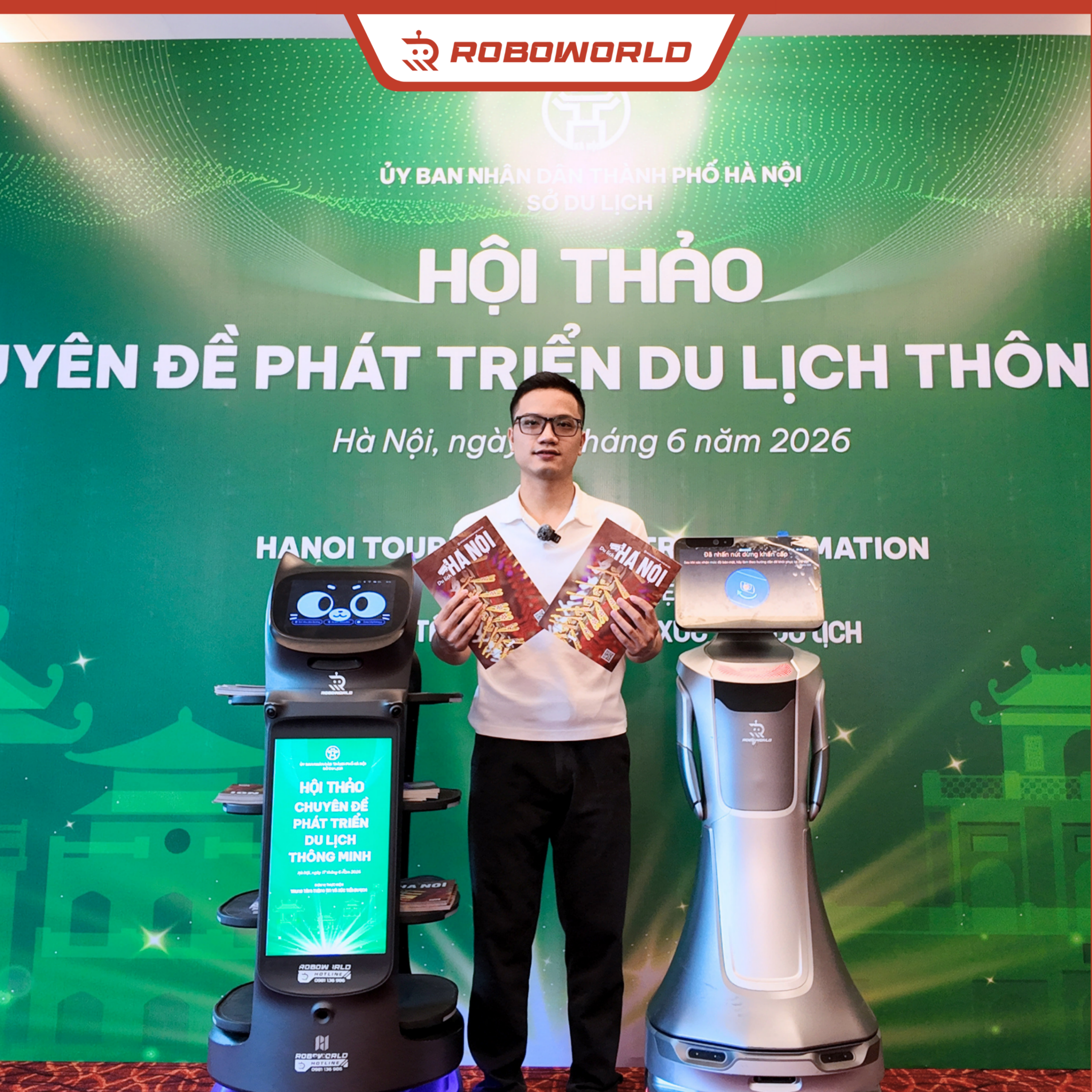 Bộ đôi robot lễ tân phục vụ đón tiếp tại một sự kiện lớn