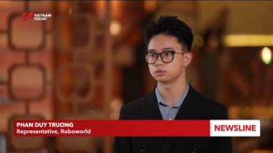 Đại diện Roboworld Phan Duy Trường trả lời phỏng vấn Vietnam Today