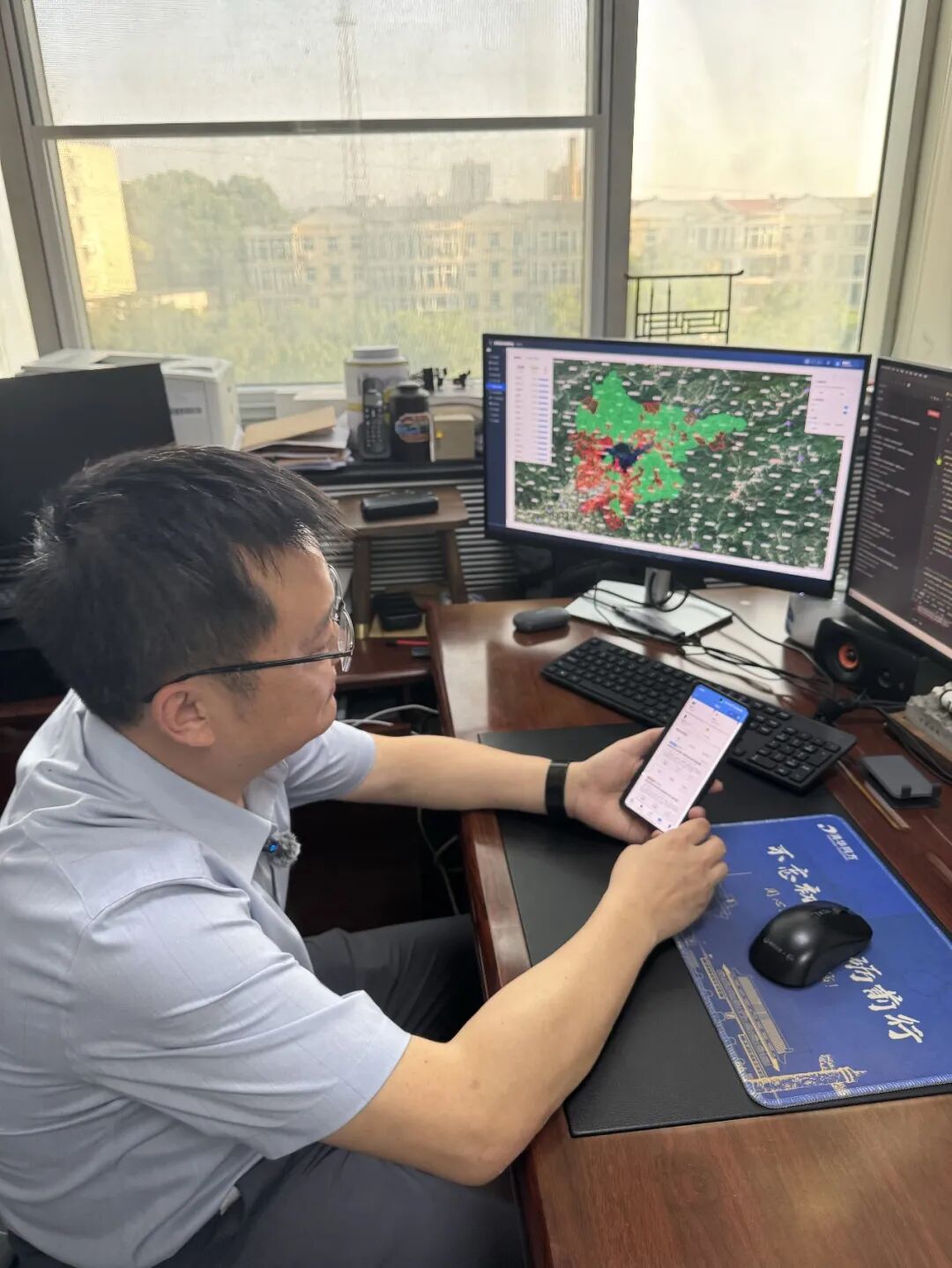 Ông Tạ Vẫn Thạch dùng AI viết app phòng chống lũ cho huyện Mật Vân