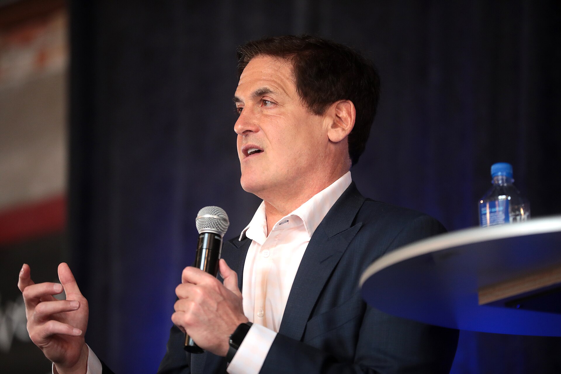 Tỷ phú Mark Cuban chia sẻ quan điểm về hai kiểu người dùng AI