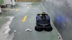 Robot vệ sinh làm sạch khu vực phụ trợ ngoài nhà xưởng