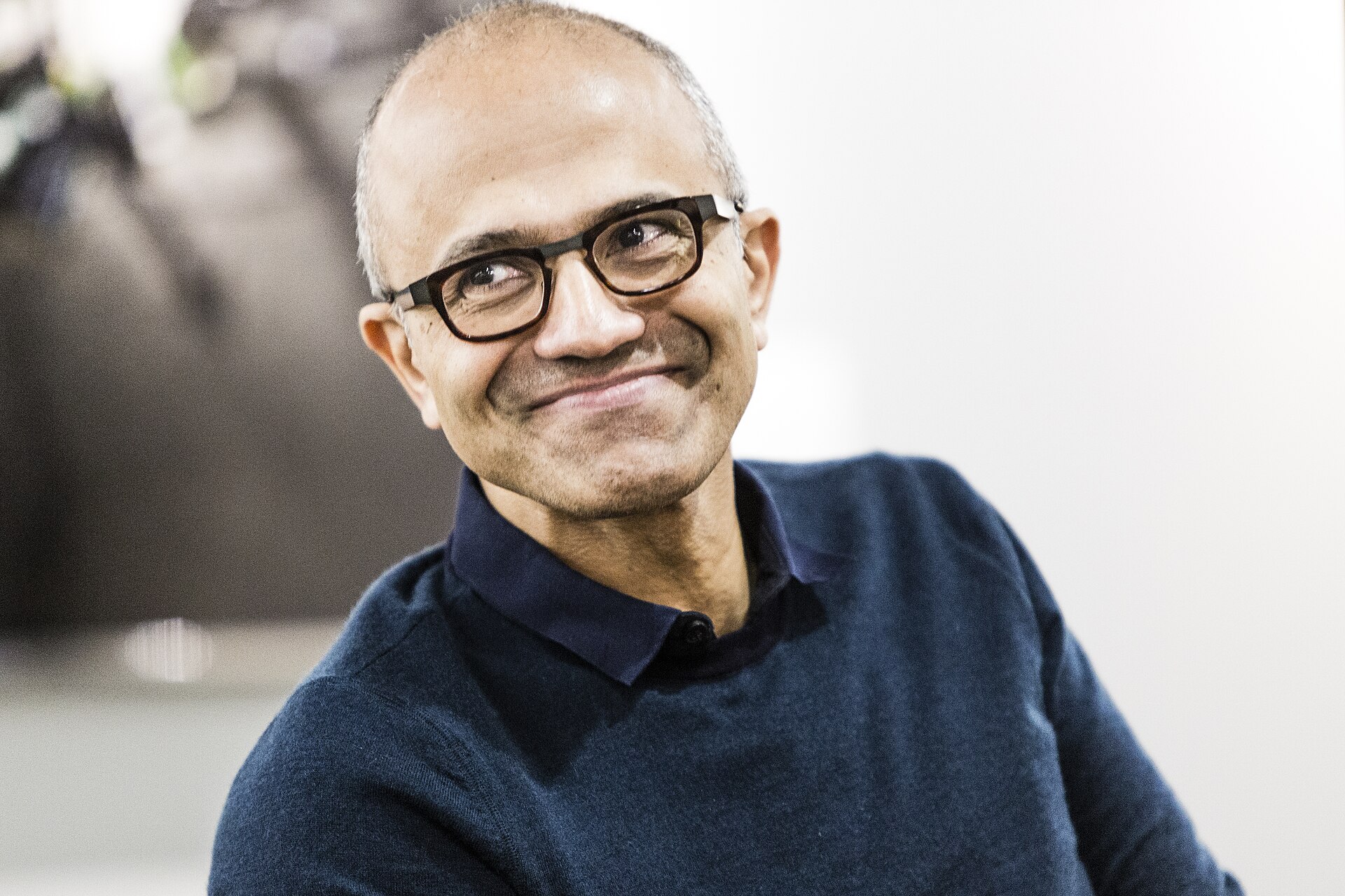 CEO Microsoft Satya Nadella nói về vai trò con người trong kỷ nguyên AI