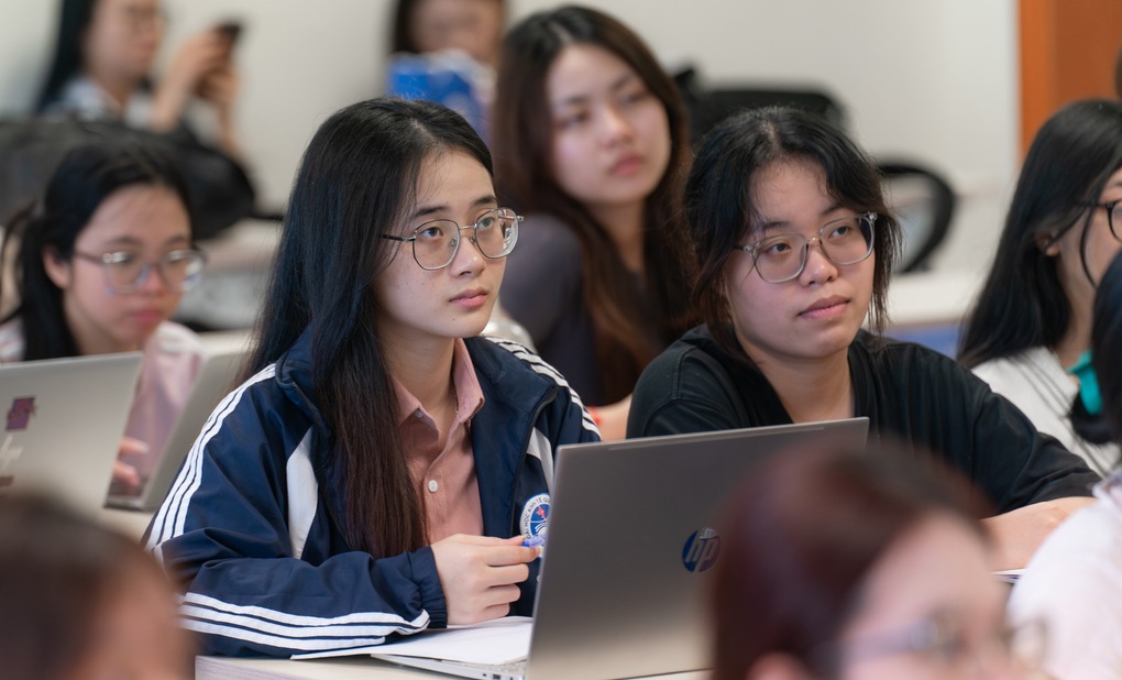 Sinh viên học kỹ năng số trước khi vào thị trường lao động Việt Nam