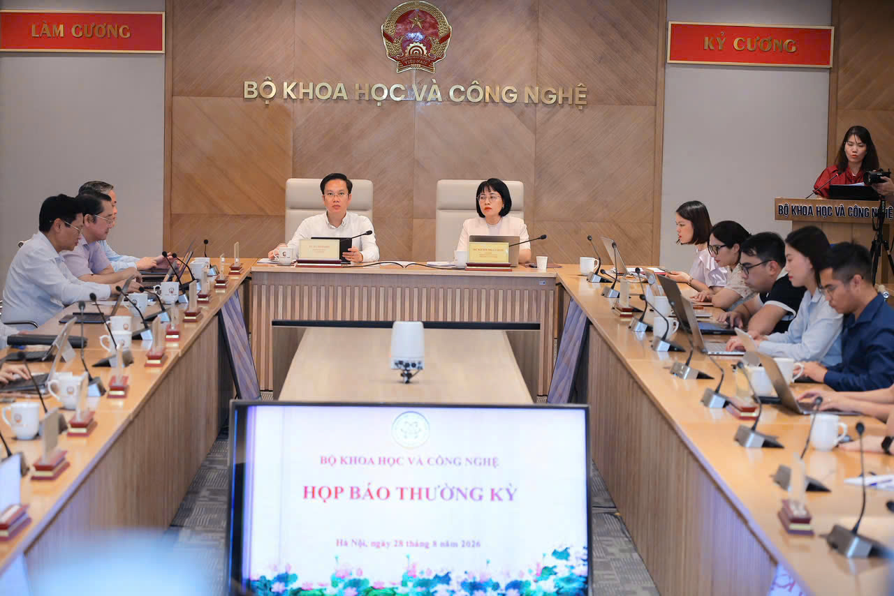 Toàn cảnh họp báo công bố chiến lược quốc gia về AI tại Bộ Khoa học và Công nghệ
