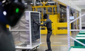 Robot hình người của Figure AI làm việc tại nhà máy BMW