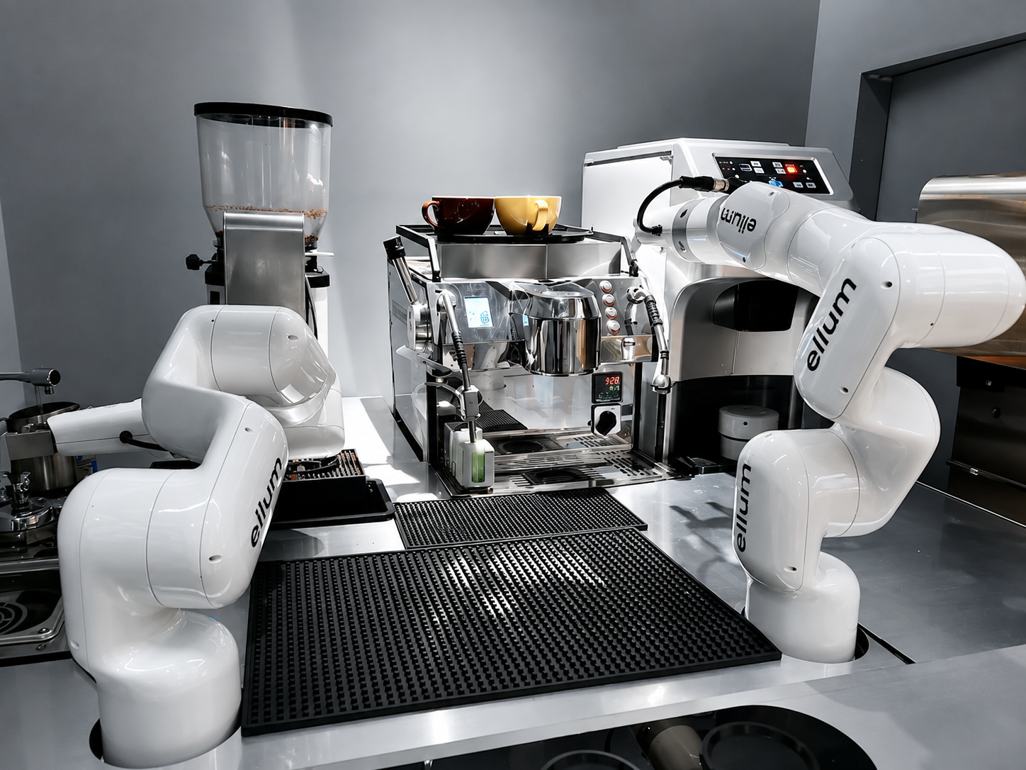 Robot pha chế tại Blooms & Brews by Ellum Saigon - Nguồn: Internet