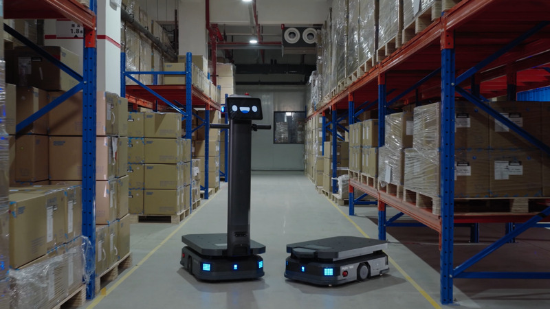 robot vận chuyển trong nhà máy