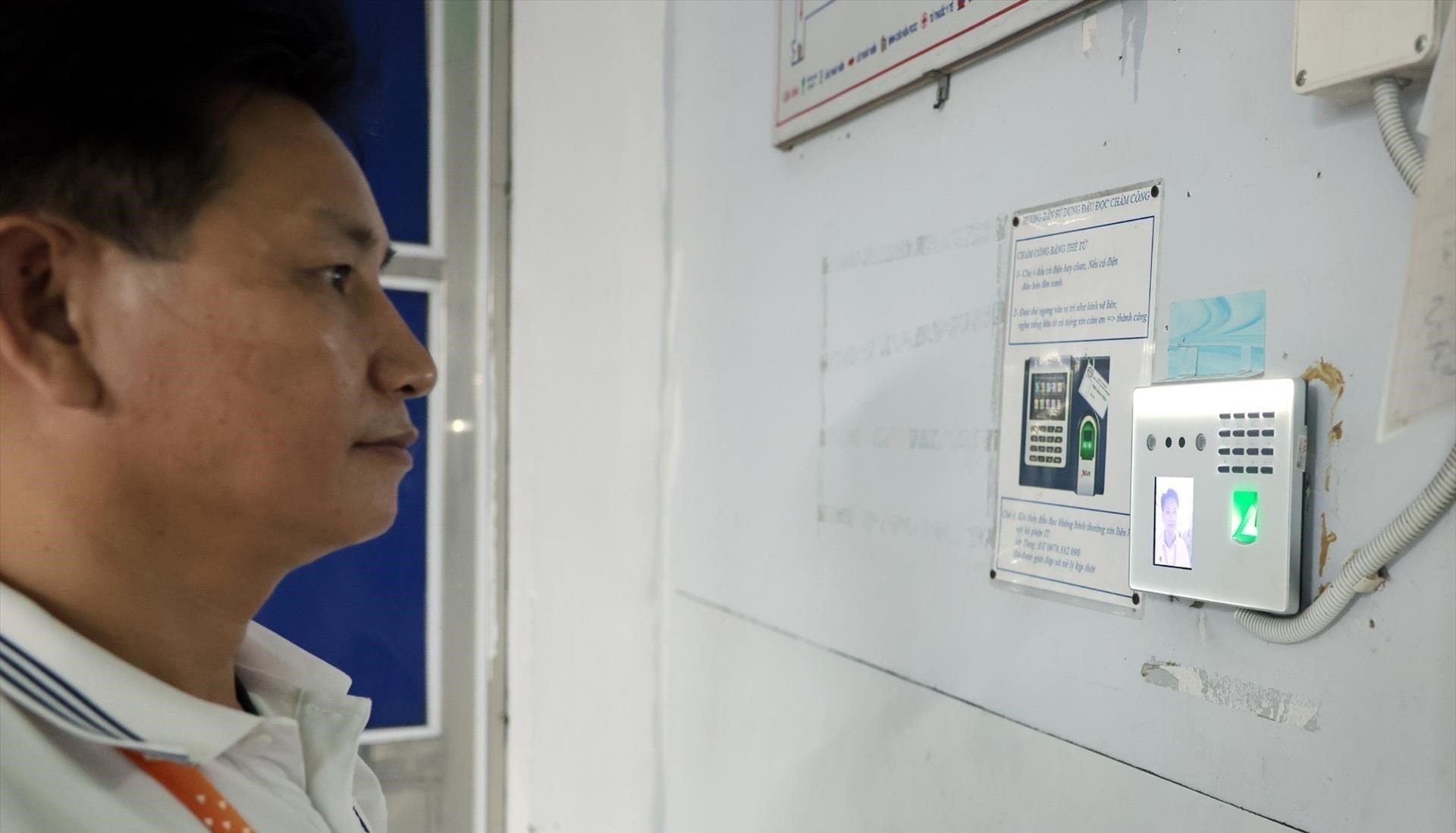 Thiết bị chấm công sinh trắc học tại xí nghiệp may